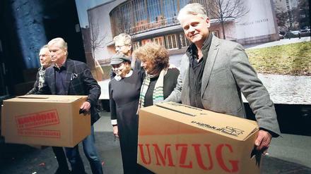 Katharina Thalbach und Martin Woelffer haben bereits die Kartons gepackt für den Umzug ins Schillertheater. 