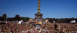 Feiern können die Berliner: Die Loveparade 1999.