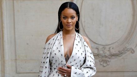 Sängerin Rihanna beklagt sich über ein Werbemotiv mit ihrem Foto.