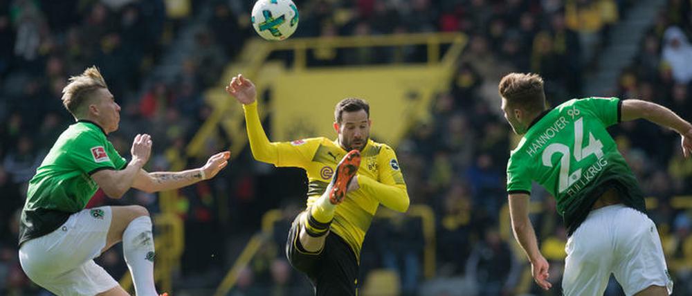 Augen zu und durch. Aber ganz so schlecht, war das nicht, was Gonzalo Castro und seine Dortmunder gegen Hannover zeigten.