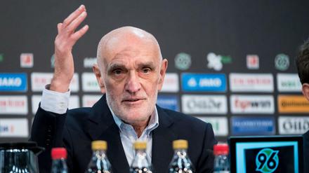 Seltsame Erklärungsansätze. Martin Kind und Hannover 96 haben ganz eigene Vorstellungen von den 50+1-Leitlinien.