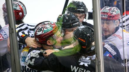 Hoch her ging es zwischen den Eisbären und Wolfsburg.