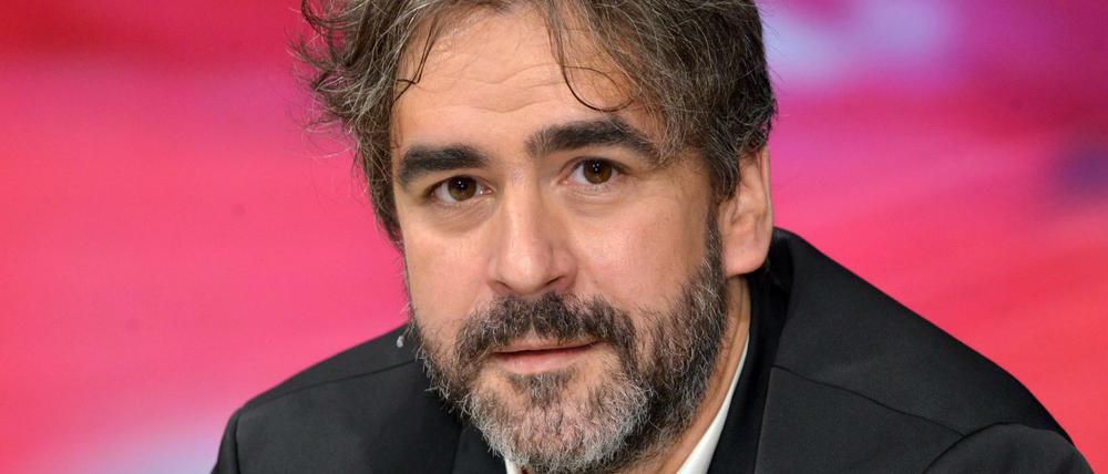 "Grundsätzlich denke ich, dass die Regierung von Angela Merkel alle progressiven und demokratischen Kräfte in der Türkei zweimal verraten hat", sagte Yücel.