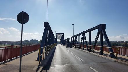 Die Oderbrücke bei Schwedt ist nach wenigen Kilometern erreicht.