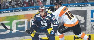 Mehr geht nicht. Sven Ziegler (vorn) hat bei den Eisbären den Anschluss verpasst. In den Play-offs gegen Wolfsburg kam er zuletzt immerhin sporadisch zum Einsatz. 