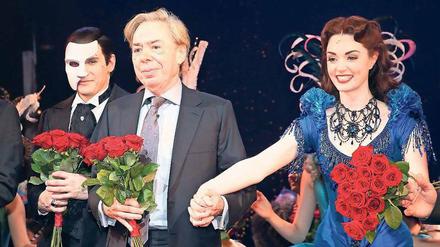 Alter Ego. Andrew Lloyd Webber (Mitte) Seite an Seite mit seinem Phantom (links). 