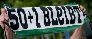 Klare Haltung. Die Fans, wie hier in Hannover, wollen mitentscheiden.