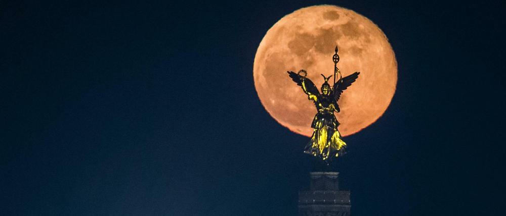 Der Mond hat viele Geheimnisse.