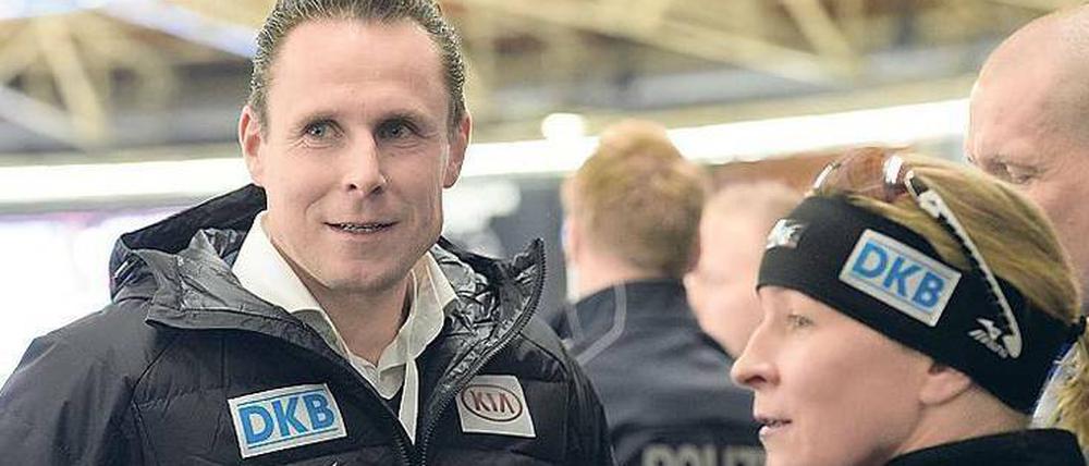 Drei Jahre sind genug. Der scheidende Sportdirektor Robert Bartko (im Bild links) mit Claudia Pechstein.