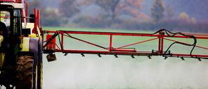 Die Beweise nehmen zu, dass der Pestizideinsatz in der Landwirtschaft das Bienensterben befördert.