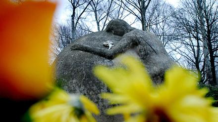 Landeseigener Friedhof Biesdorf an der Straße Alt-Biesdorf.