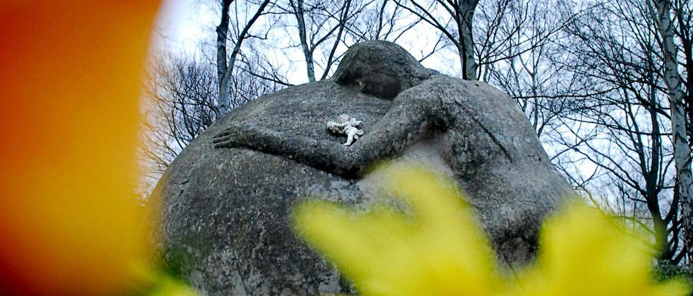 Landeseigener Friedhof Biesdorf an der Straße Alt-Biesdorf.