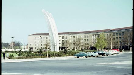 Der Flughafen Tempelhof auf einer Aufnahme von 1968.
