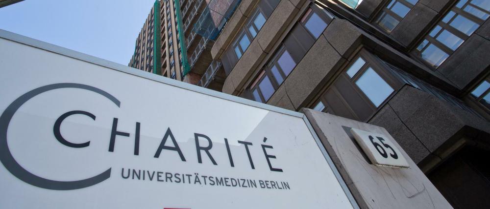 Der Überschuss für 2017 ist kleiner als 2016. Dies dürfte mit Verbesserungen im Klinikalltag zu tun haben.