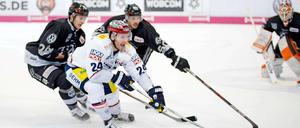 André Rankel und die Eisbären mussten sich in Spiel vier mächtig strecken, haben jetzt aber beste Chancen auf das Halbfinale.