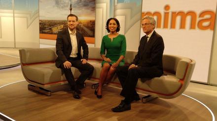 Im neuen „Mittagsmagazin“-Studio in Berlin. Moderatorin Jan Pareigis, Redaktionsleiter Andreas Wunn (li.) und ZDF-Chefredakteur Peter Frey. 
