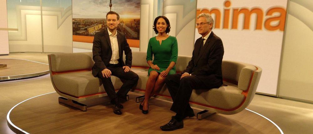 Im neuen „Mittagsmagazin“-Studio in Berlin. Moderatorin Jan Pareigis, Redaktionsleiter Andreas Wunn (li.) und ZDF-Chefredakteur Peter Frey.