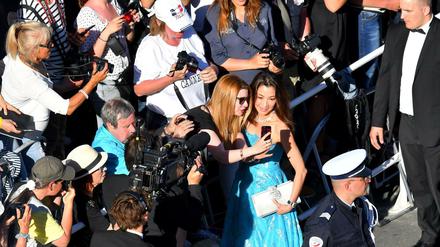 Schauspielerin Michelle Yeoh vor dem Festivalpalais von Cannes bei der Premiere des Films "Ismael's Ghosts" im Mai 2017. 