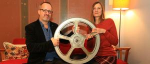 Christos Acrivulis und Claudia Rische haben sich zur "Kulturspedition" zusammengetan und betreiben seit April 2017 das Klick Kino in der Berliner Windscheidstraße 19. Ein Jahr nach der Wiedereröffnung muss es schließen.