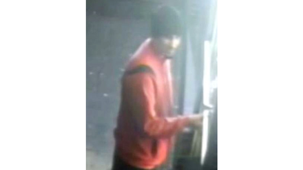Der Gesuchte soll mit drei anderen ein Wettbüro in Lichterfelde überfallen haben. 