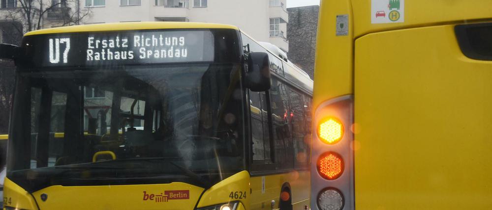 Auf der U7 ist zwischen Möckernbrücke und Hermannplatz noch bis zum 8. April Ersatzverkehr. 