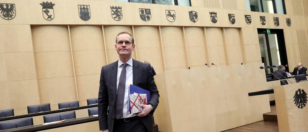 Michael Müller, Berlins Regierender Bürgermeister, nutzt sein Amt als derzeitiger Bundesratspräsident, um eine Debatte über die Reform von Hartz IV zu starten.