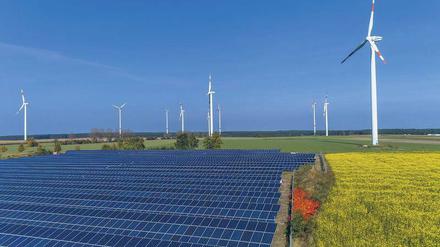 Grüne Kapitalanlage. Die Renditen, die nachhaltige Investments etwa in Windparks und Solaranlagen abwerfen, sind nicht schlechter als bei konventionellen.