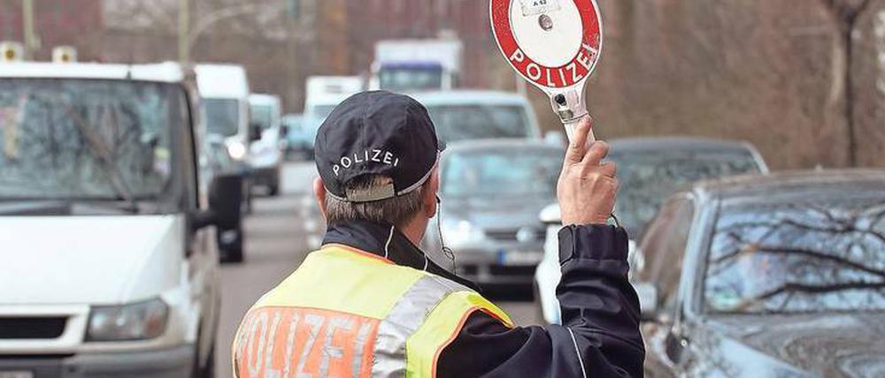 Beim Einsatz klagen Polizisten immer wieder über schlechte Ausstattung.