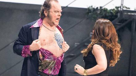 Michael Volle (hier mit Barbara Frittoli als Alice Ford) gibt sein Debüt als Falstaff. 