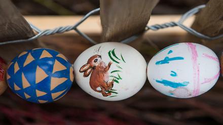 Zunächst mal ist ja jede Menge für Ostern vorzubereiten, Eier sind zu bemalen oder Häschen zu basteln.