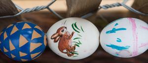 Zunächst mal ist ja jede Menge für Ostern vorzubereiten, Eier sind zu bemalen oder Häschen zu basteln.