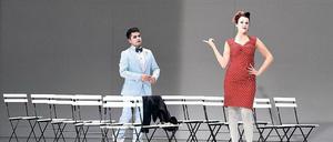 Größe ist nicht entscheidend. Rubén Olivares Jofré und Julie Erhart in Mozarts „Gärtnerin aus Liebe“. 