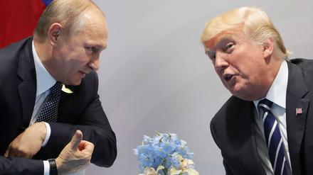 Lange ließ Donald Trump sein Verhältnis zu Russland im Vagen und äußerte Respekt für Wladimir Putin. Das Bild zeigt die beiden Präsidenten auf dem G20-Gipfel in Hamburg 2017.