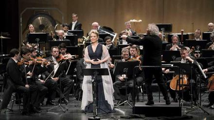 Konzert mit Elīna Garança und den Berliner Philharmonikern unter Sir Simon Rattle im Festspielhaus Baden-Baden.