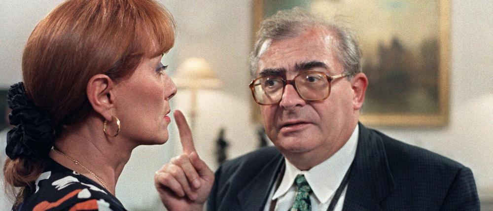 Stéphane Audran 1987 bei Dreharbeiten mit Claude Chabrol.