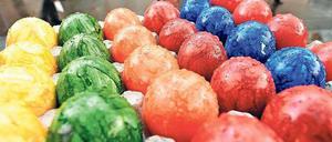 Hartgekochte und gefärbte Eier sind beliebt.