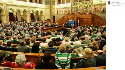 Auf der Facebook-Seite des Fidesz-Vize Katalin Novák zeigt ein Bild Pilger der CDU Thüringen im Budapester Parlament. 