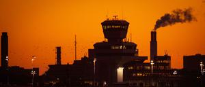 Tegel – quo vadis? Auch nach dem jüngsten Senatsbeschluss geht das Ringen um die Zukunft des Flughafens erbittert weiter.