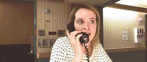 Sawyer Valentini (Claire Foy) fühlt sich von einem Stalker bis in die geschlossene Abteilung einer Nervenklinik verfolgt. 