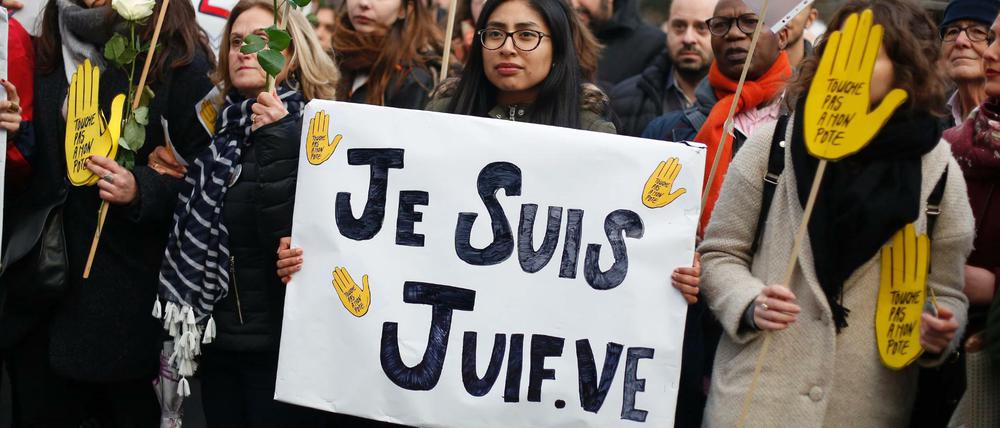 "Ich bin Jude/Jüdin" - Tausende Franzosen protestieren am Mittwoch gegen Antisemitismus.