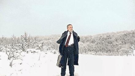 Spuren im Schnee. Ein Präsident (Hossein Mahjoub) ohne Land.