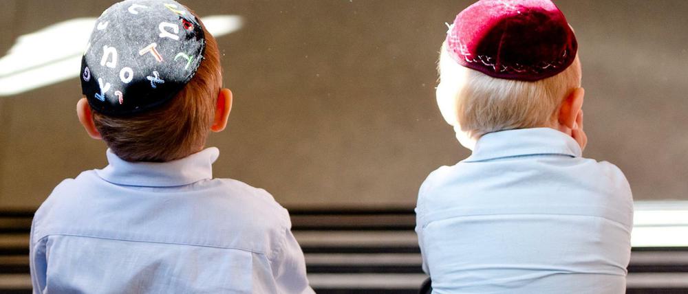 Gefährdet, weil sie Juden sind? Zwei Jungen mit Kippa in Hamburg
