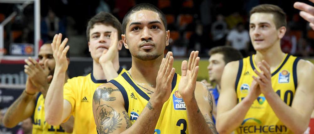 Da kann man schon mal applaudieren. Alba Berlin ist derzeit fast nicht zu schlagen.
