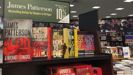 Bestseller unter den Bestsellern. Werke des amerikanischen Schriftstellers James Patterson in einer New Yorker Buchhandlung.