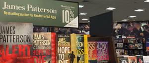 Bestseller unter den Bestsellern. Werke des amerikanischen Schriftstellers James Patterson in einer New Yorker Buchhandlung.