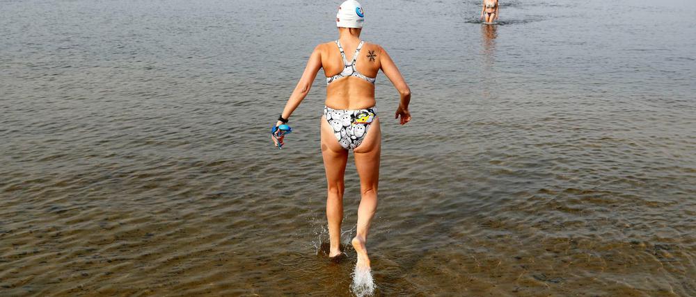 Am Strandbad Samstag hat die Saison begonnen. Dort wird traditionell am Karfreitag angebadet.