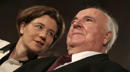 Altbundeskanzler Helmut Kohl und seine Frau Maike Kohl-Richter 2011 im Dom in Speyer bei einem Gottesdienst.