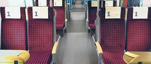 Mit Tisch. So sieht die 1. Klasse im Modell der künftigen S-Bahn aus.
