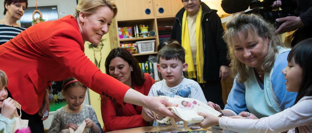 Bundesfamilienministerin Franziska Giffey (SPD) in der Kita "Abenteuerland" in Berlin-Marzahn.
