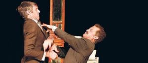 Mein wunderbares Büro. Trygve Wakenshaw, Barnie Duncan und Topfpflanze im Nahkampf.